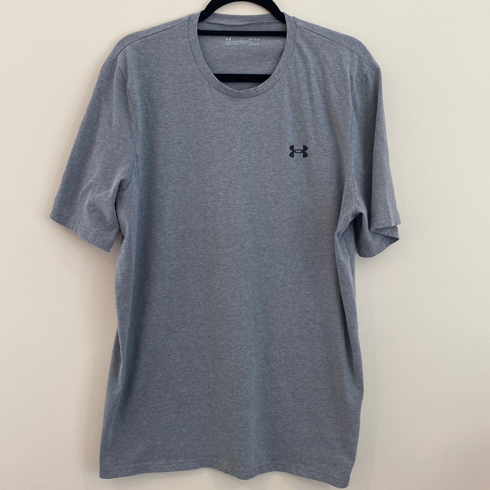 Under Armour - Mens athletic tee shirt, Size large